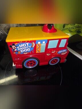 Disney Junior Mickey Mouse "Hot Diggity Dog" Metal food truck toy Utility Truck